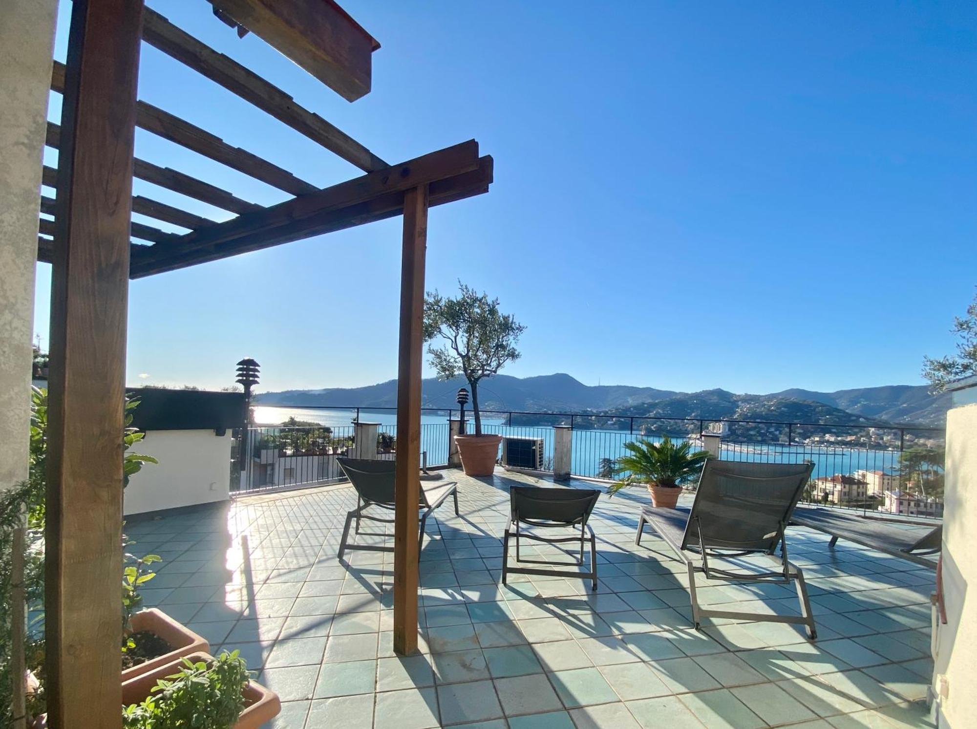 Welcome Riviera - Paradiso 12-Ultimo Restauro Nel 2025-Vista Mare Stupenda-Balcone Con Vista Meravigliosa Piu' Terrazza Solarium Sovrastante Di 70 Mq Esterna Rapallo Luaran gambar
